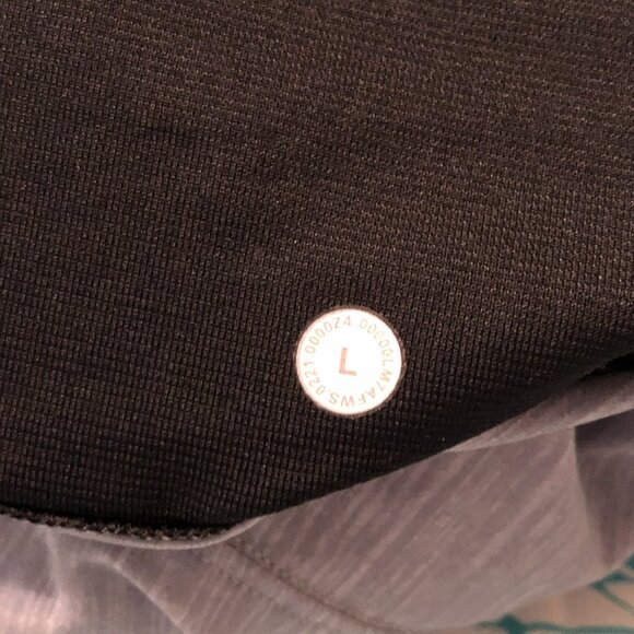 Mens Lululemon gray lined shorts 6 1/2" inseam - Picture 5 of 6